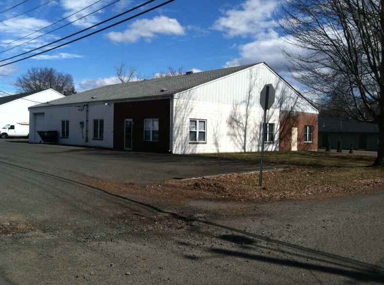 Primary Photo Of 100 Blackford Ave, Middlesex Manufacturing For Lease