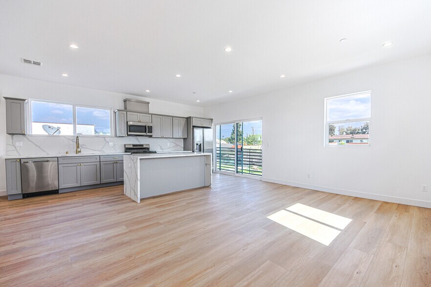 More Photos Of 1923 Carmona Ave, Los Angeles Multifamily For Sale