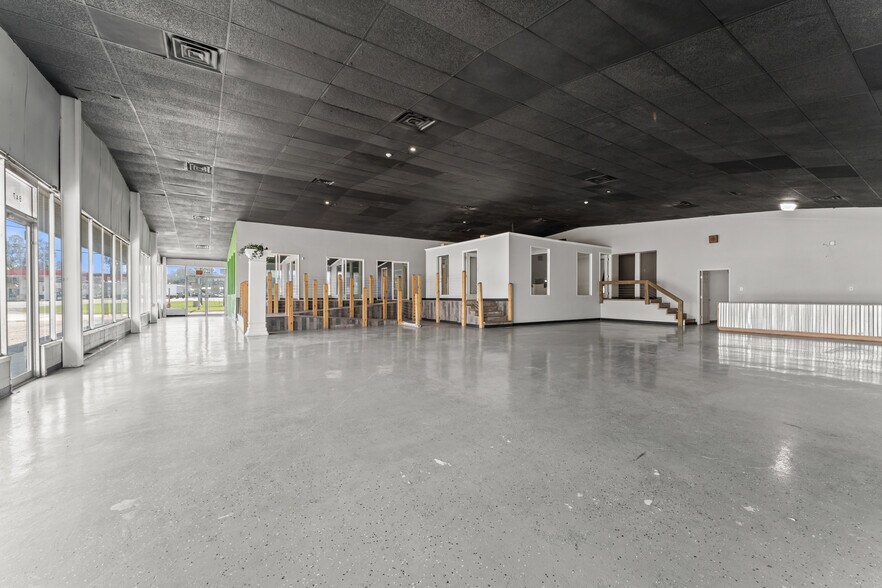 More Photos Of 947 Florida Ave SW, Denham Springs Flex For Sale