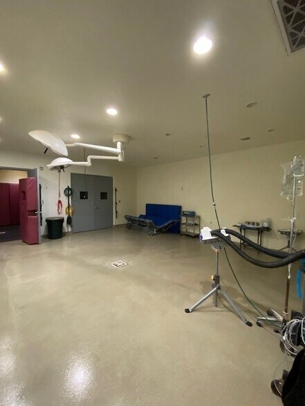 More Photos Of 707 Woods Rd, Brookshire Warehouse For Sale