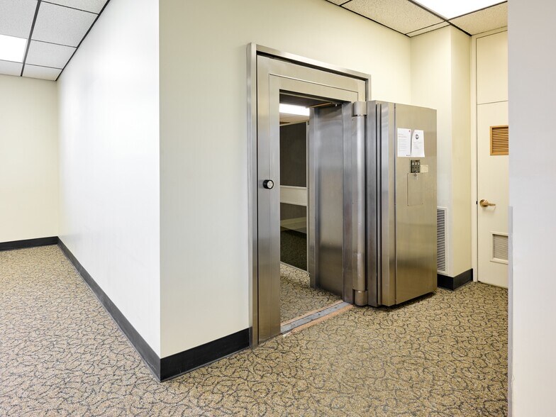 More Photos Of 200 Center Ave, Molalla Bank For Sale