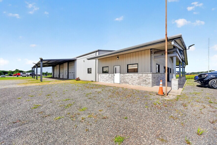More Photos Of 4612 County Road 2200, Greenville Showroom For Sale