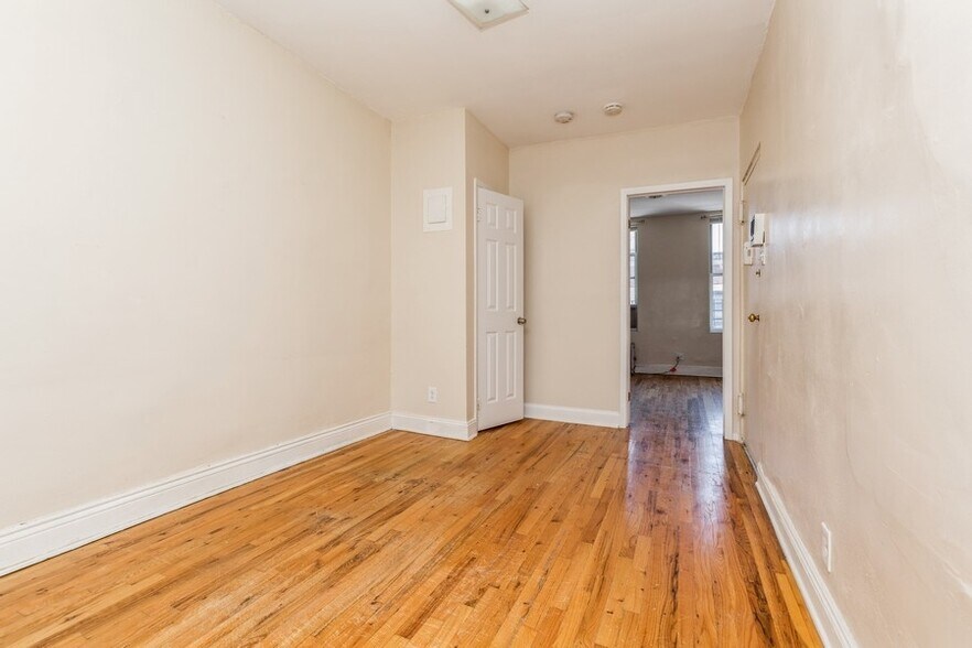 More Photos Of 4132 53rd St, Woodside Apartments For Sale