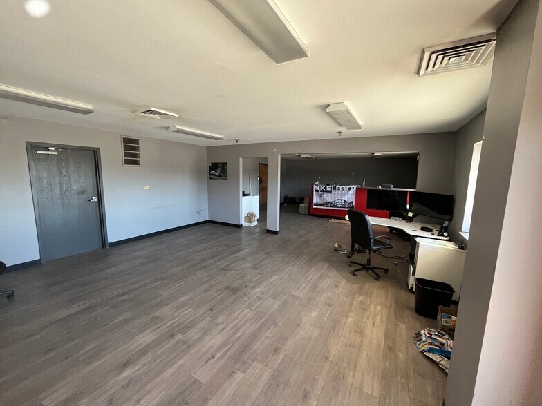 More Photos Of 2610 S Raritan Cir, Englewood Industrial For Lease
