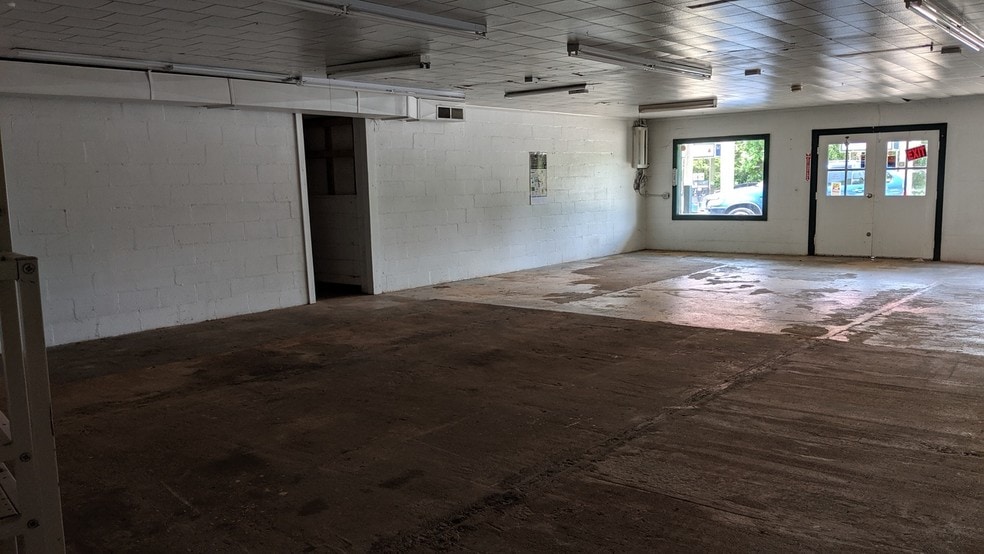 More Photos Of 1503 N Green St, Morganton Convenience Store For Sale