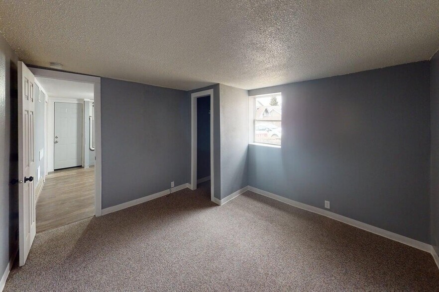 More Photos Of 304 10th Ave NW, Mandan Multifamily For Sale