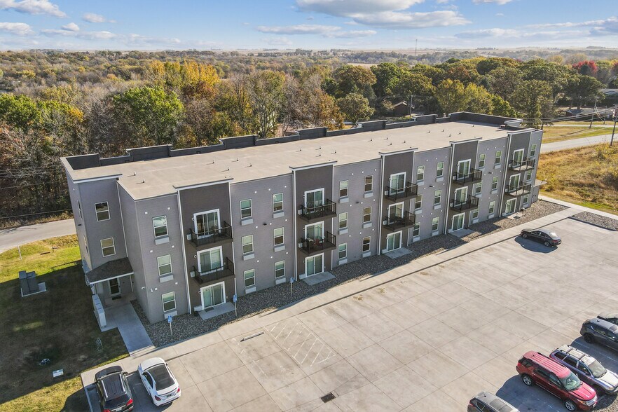 More Photos Of 2135 Edgewood Dr, Webster City Apartments For Sale