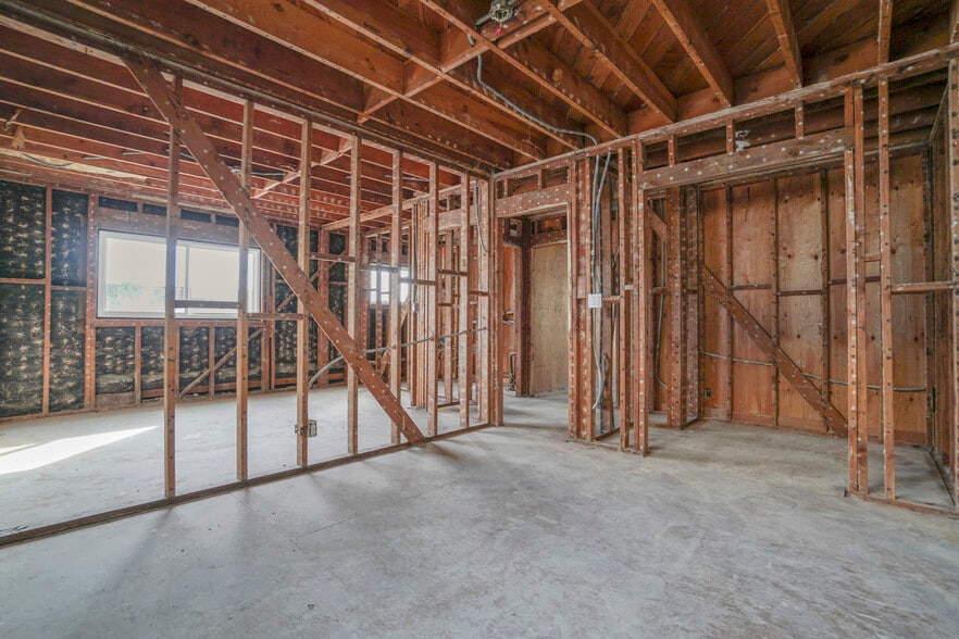More Photos Of 16 38th Pl, Long Beach Apartments For Sale