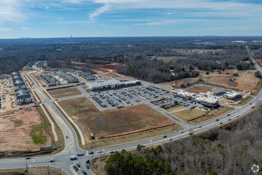 More Photos Of 14013 N Creek Village Dr, Huntersville Unknown For Lease