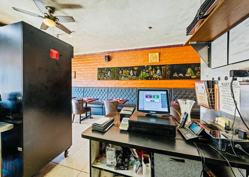 More Photos Of 9703 State Highway 281, Kelseyville Restaurant For Sale