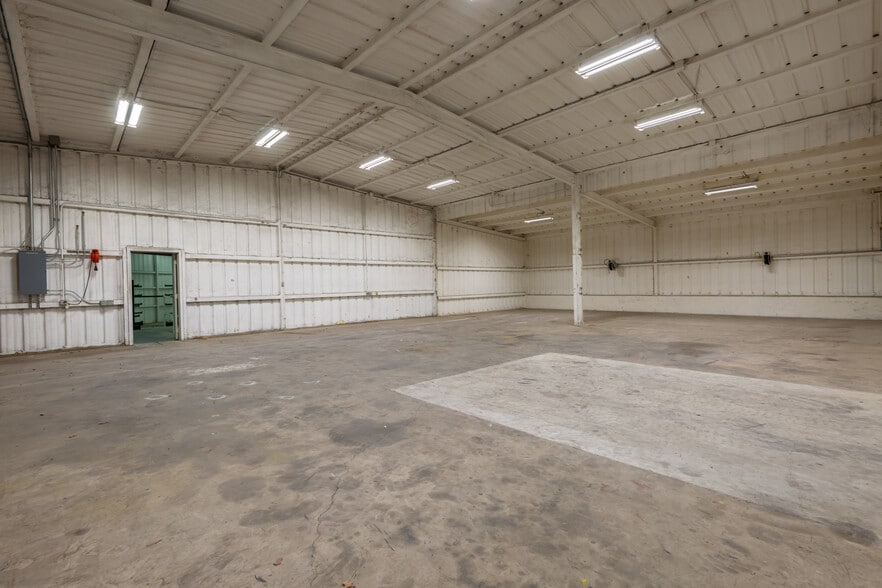 More Photos Of 3100 E Highway 199, Springtown Warehouse For Lease