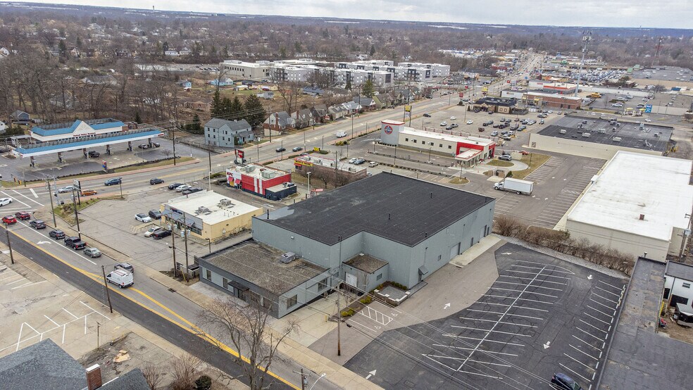 More Photos Of 415 Greenwell Ave, Cincinnati Service For Lease