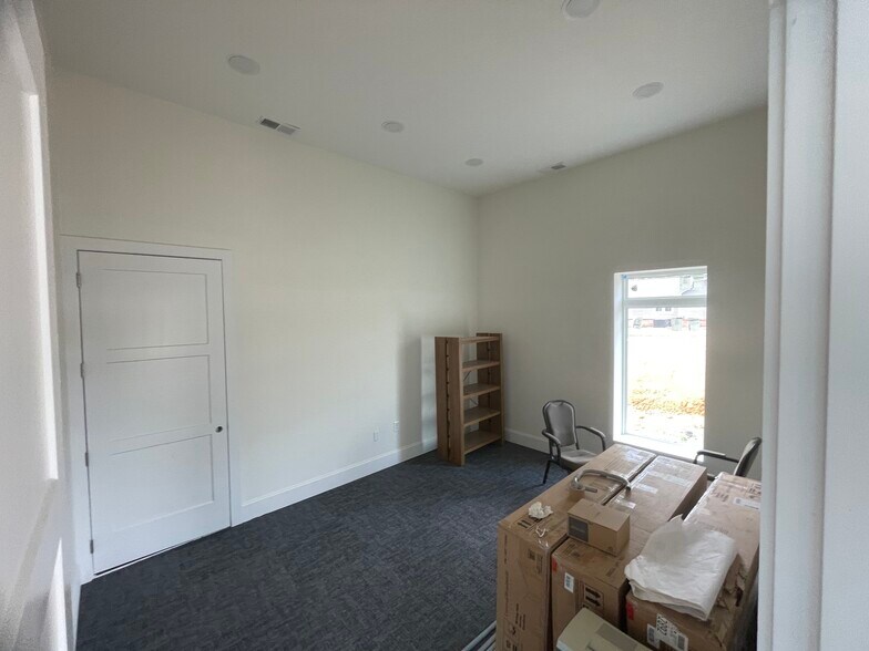 More Photos Of 1484 Dale Earnhardt Blvd, Kannapolis Freestanding For Lease