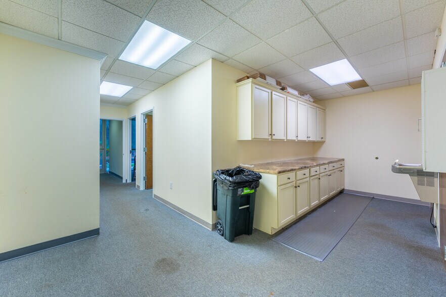 More Photos Of 2500 Gateway Centre Blvd, Morrisville Office For Lease