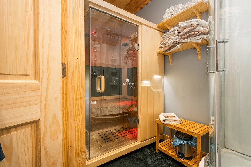 More Photos Of 541 Spruce St, Thomas Flex For Sale