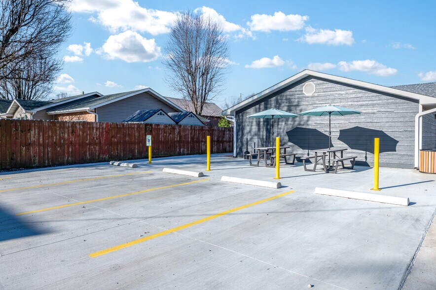 More Photos Of 213 E Market St, Troy Office For Sale