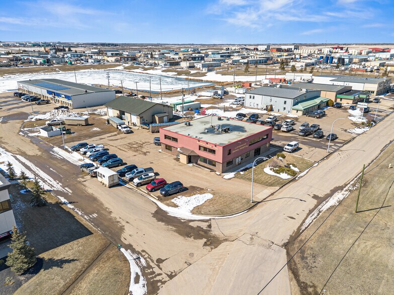 More Photos Of 6002 50 Ave, Lloydminster Freestanding For Sale