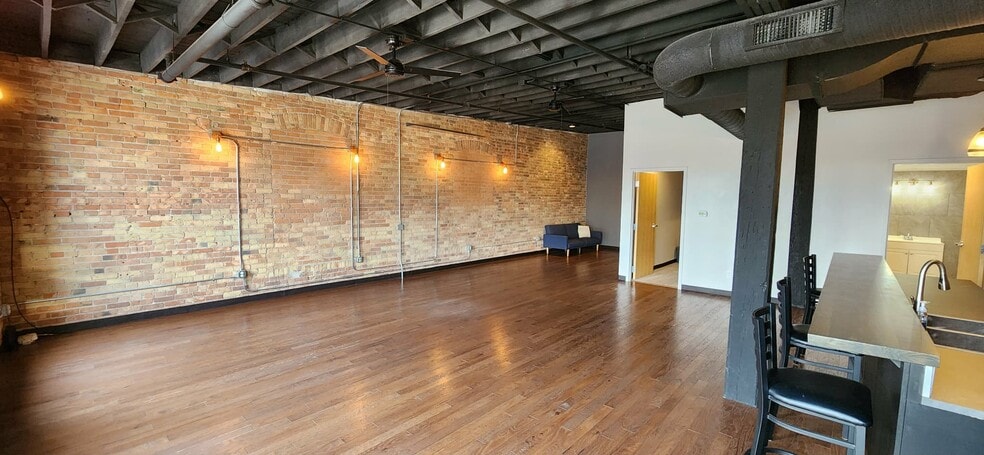 More Photos Of 25 S Huron St, Toledo Office For Lease