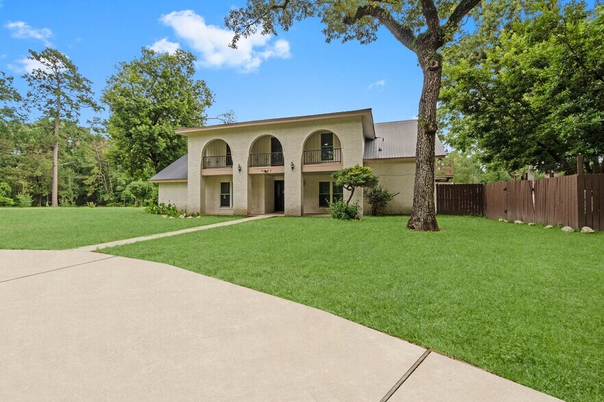 More Photos Of 2042 Teal Dr, Spring Dormitory For Sale