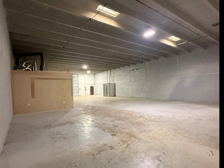 More Photos Of 4751-4797 NW 72nd Ave, Miami Warehouse For Lease