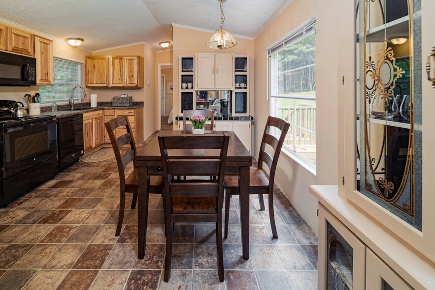 More Photos Of 84-86 Benson Rd, Travelers Rest Specialty For Sale