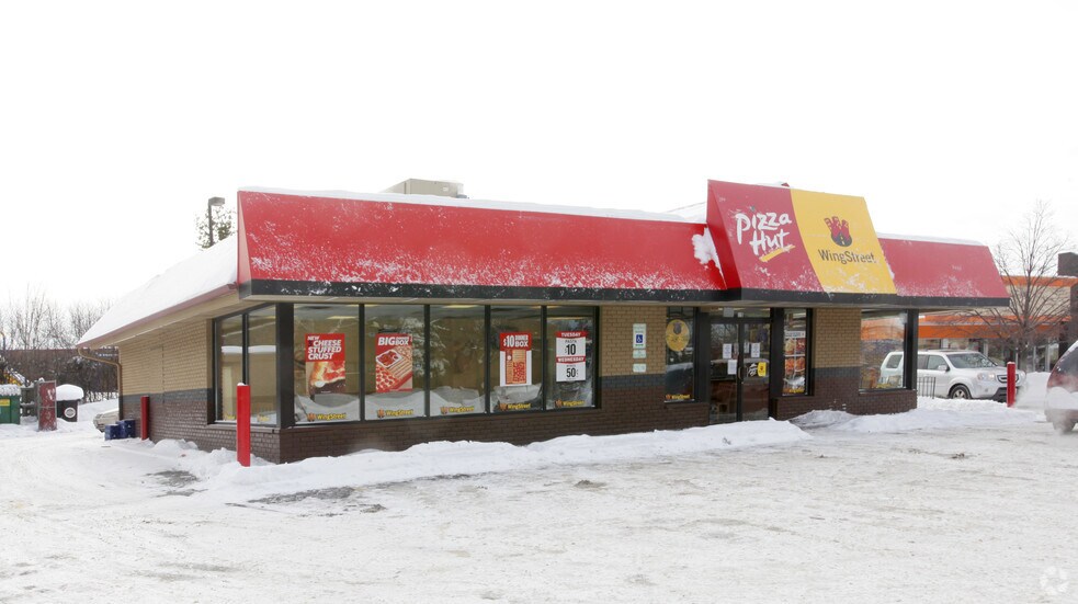 Primary Photo Of 15 W Dundee Rd, Arlington Heights General Retail For Lease