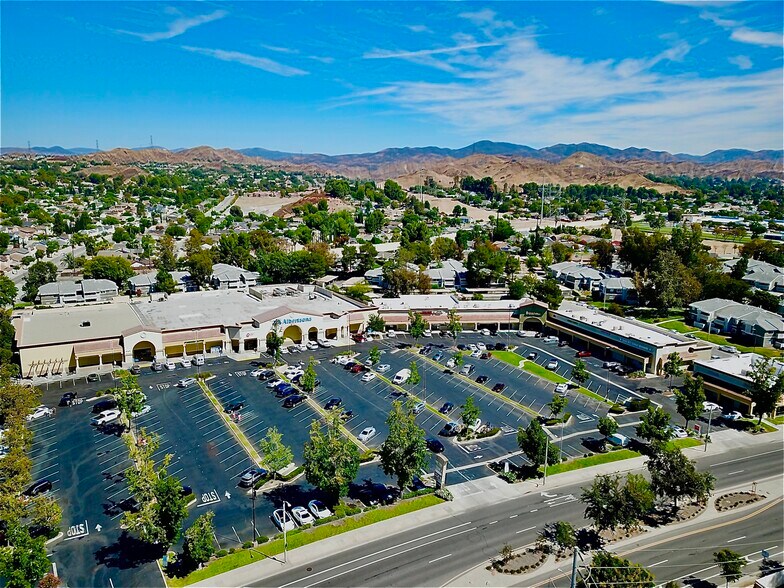Primary Photo Of 27613-27677 Bouquet Canyon Rd, Saugus Unknown For Lease