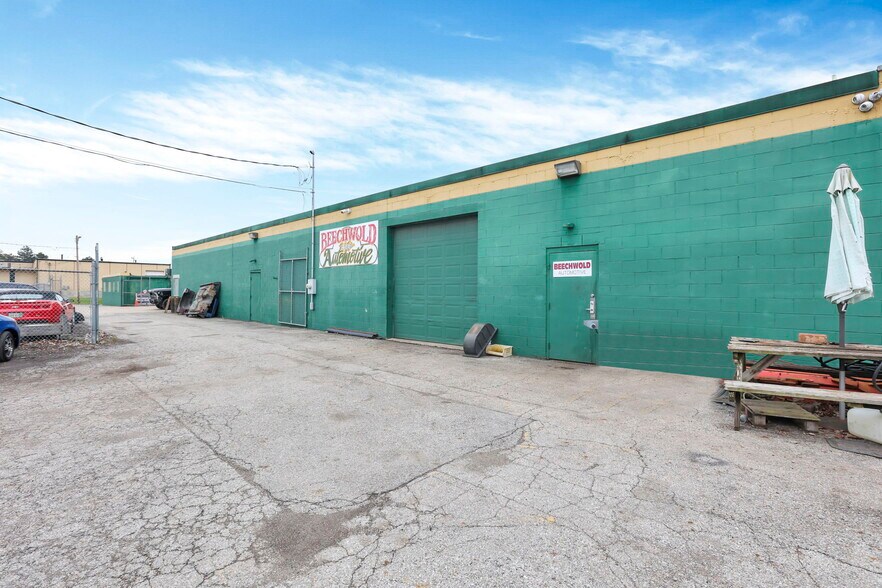 More Photos Of 1359 Essex Ave, Columbus Warehouse For Sale