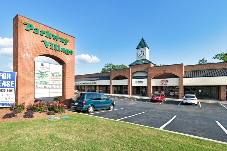 Primary Photo Of 526 Forest Pky, Forest Park Unknown For Lease
