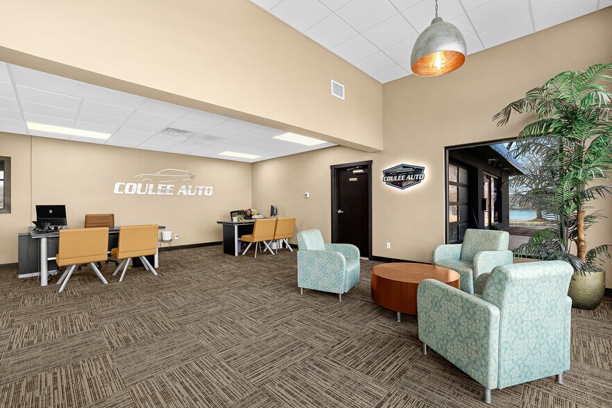 More Photos Of 1411 Rose St, La Crosse Restaurant For Sale