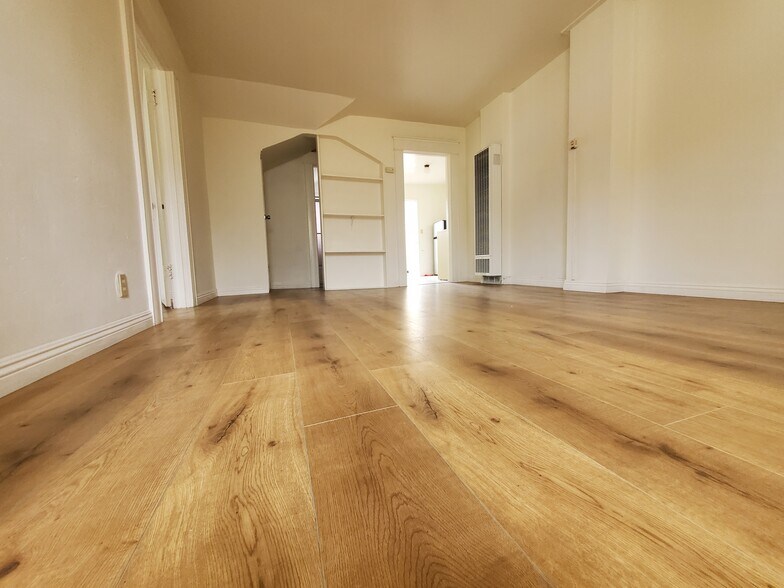 More Photos Of 327 Riverdale Dr, Glendale Apartments For Sale