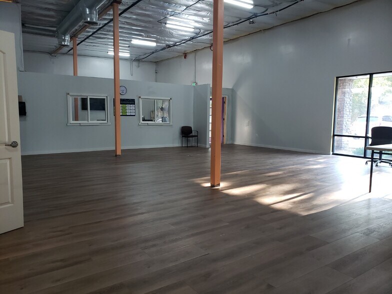 More Photos Of 10458-10494 S Redwood Rd, South Jordan Storefront For Lease