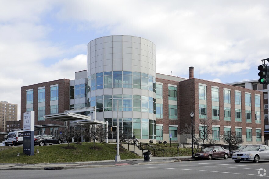More Photos Of 310 Central Ave, East Orange Medical For Lease