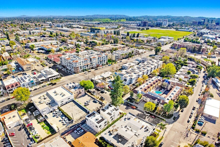 More Photos Of 21719 Hart St, Canoga Park Apartments For Sale
