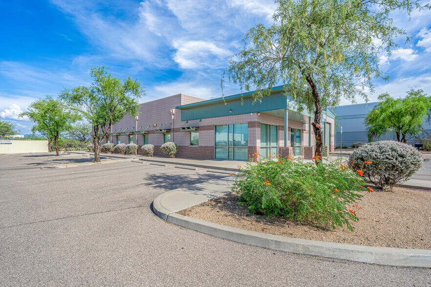 More Photos Of 4655 S Coach Dr, Tucson Warehouse For Sale