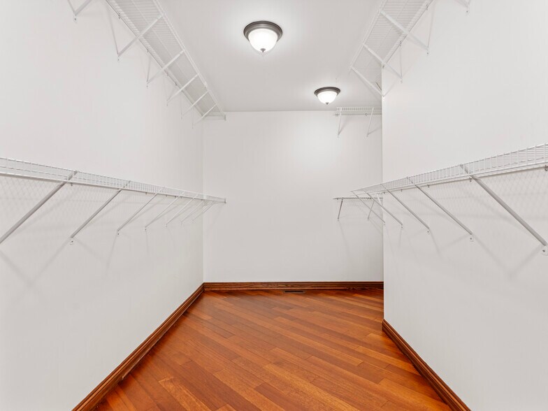 More Photos Of 22660 S Harlem Ave, Frankfort Flex For Sale