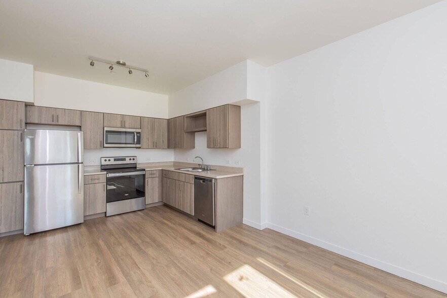 More Photos Of 15300 33rd Ave S, Seatac Apartments For Lease