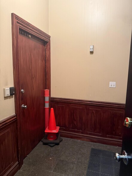 More Photos Of 4541-4545 39th St, Long Island City Warehouse For Lease