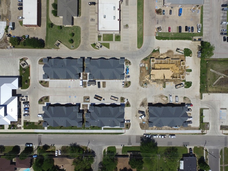 More Photos Of 2214 Emery St, Denton Medical For Sale
