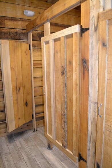 More Photos Of 512 Barrett Blvd, Henderson General Retail For Sale