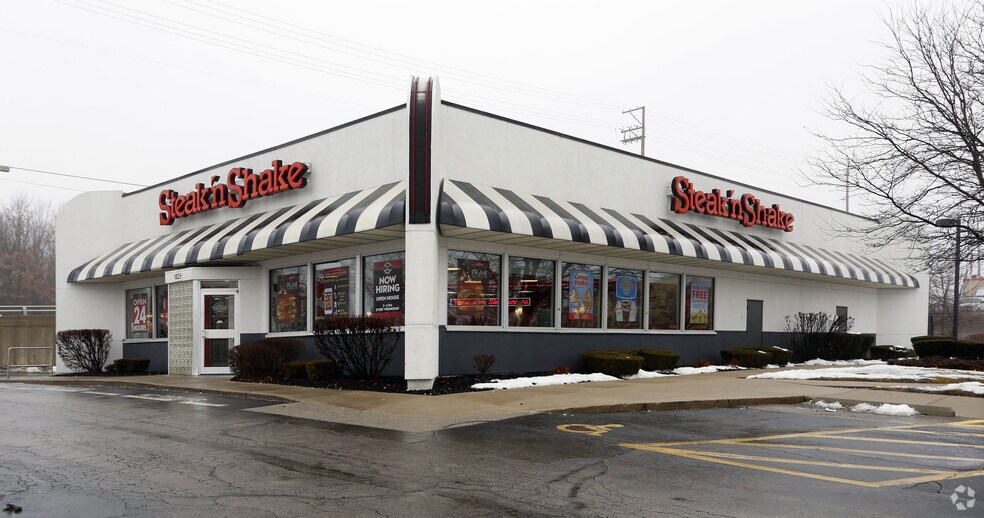 More Photos Of 1825 Barrington Rd, Hoffman Estates Fast Food For Sale