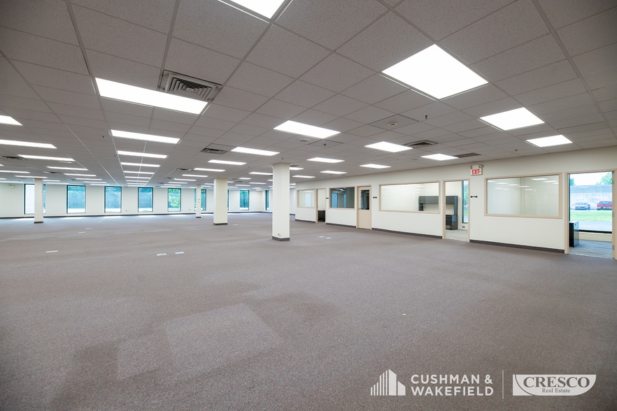 More Photos Of 11515 Alameda Dr, Strongsville Manufacturing For Lease