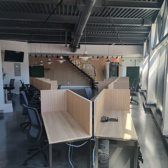 More Photos Of 678 Dahill Rd, Brooklyn Storefront Retail Residential For Lease