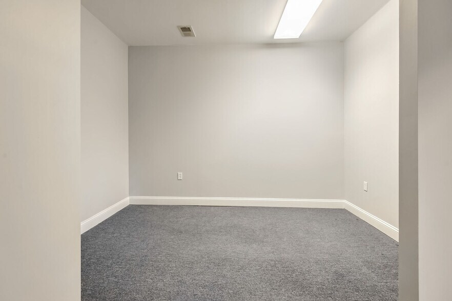 More Photos Of 5981-5985 Columbia Pike, Falls Church Medical For Sale