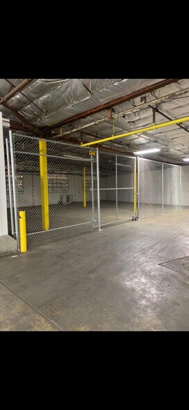 More Photos Of 5540 W 104th St, Los Angeles Warehouse For Lease
