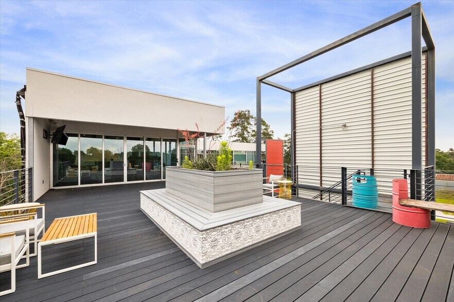 More Photos Of 25814 Budde Rd, Spring Loft Creative Space For Sale