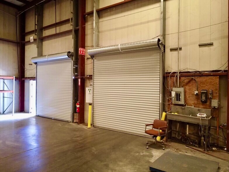 More Photos Of 490 Sibley Ave, Union Point Warehouse For Sale