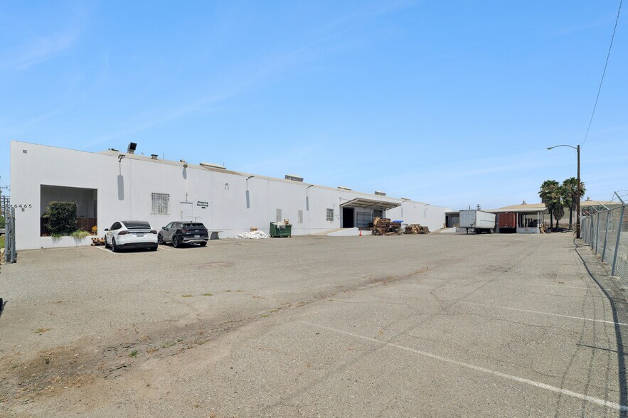 More Photos Of 6465 Corvette St, Commerce Manufacturing For Sale