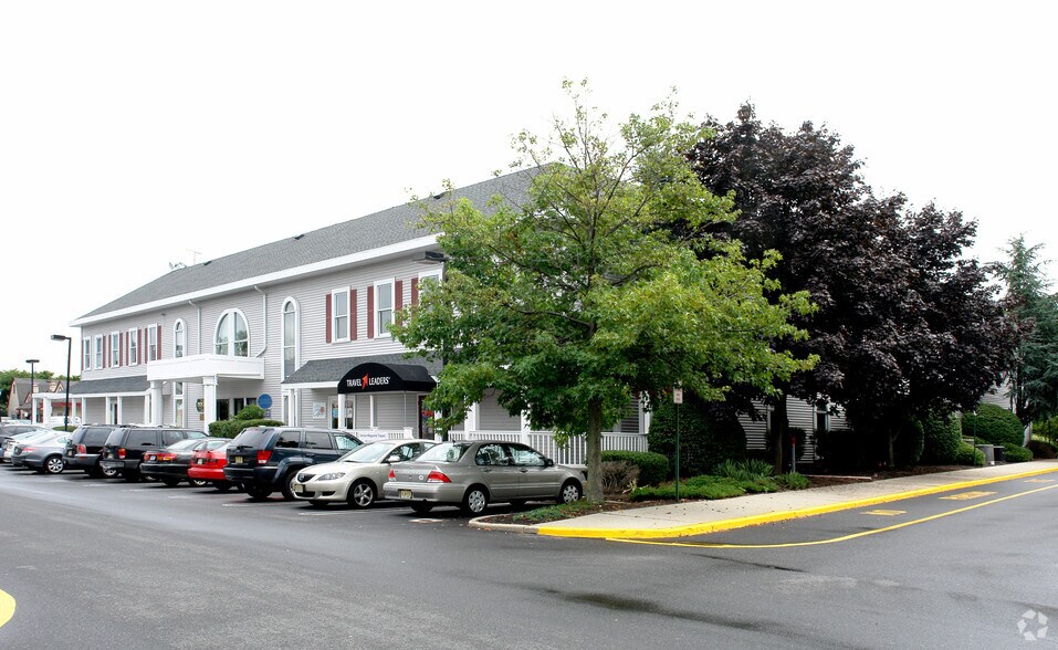 More Photos Of 821-901 W Park Ave, Ocean Storefront Retail Office For Lease