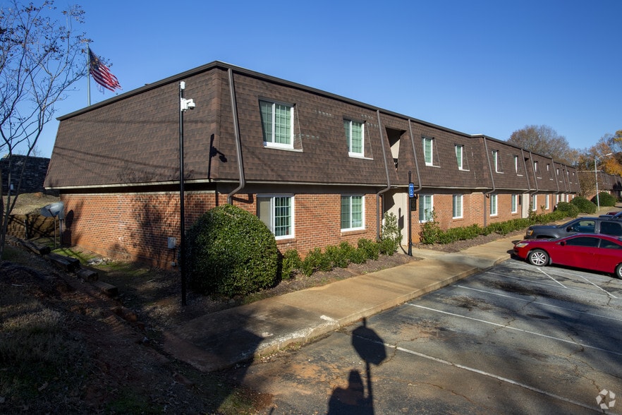 More Photos Of 1 Lakeside Rd, Greenville Apartments For Sale